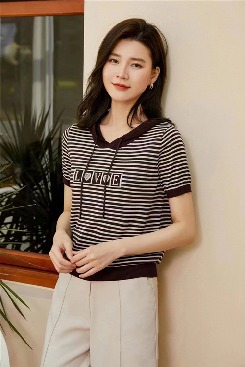 依彩源女装品牌